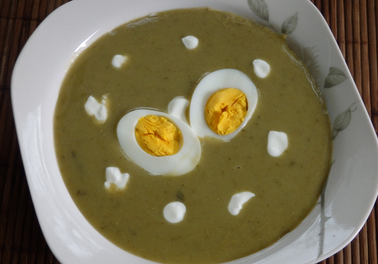 Kremowa zupa ziemniaczano-szczawiowa foto