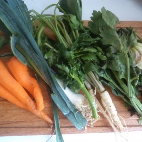 Krok 3 - Kremowa zupka z młodymi warzywami i cebulką zieloną :)  foto