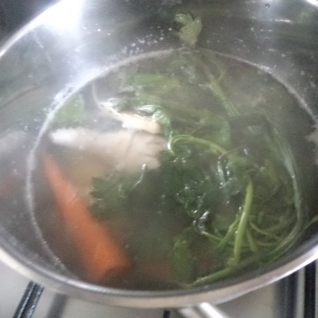 Krok 4 - Kremowa zupka z młodymi warzywami i cebulką zieloną :)  foto