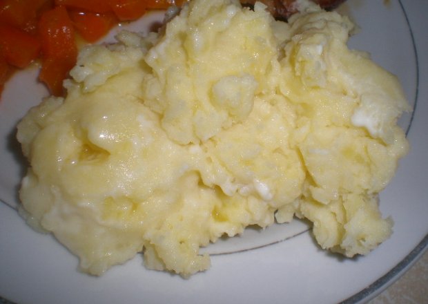 Fotografia przedstawiająca Kremowe pure z selera i ziemniaków