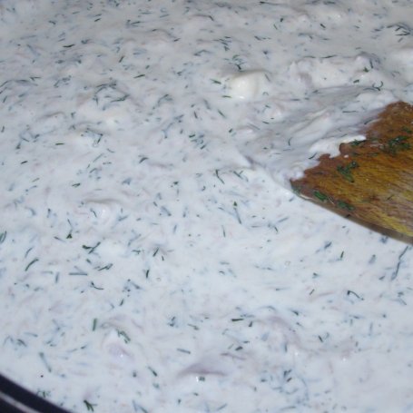 Krok 2 - Kremowy sos koperkowy z tuńczykiem i makaronem foto