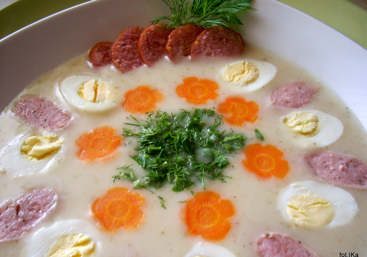 Kremowy żurek z czosnkiem i chrzanem foto