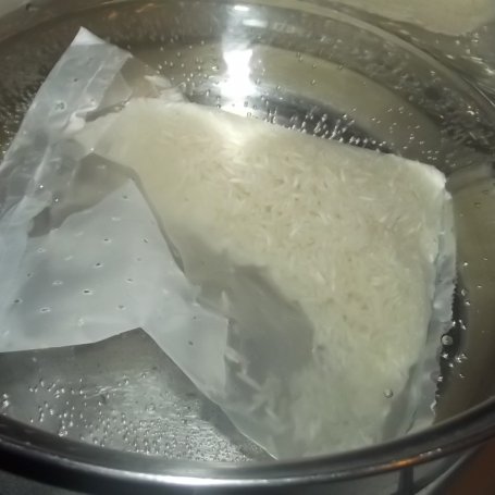 Krok 3 - Krewetki na białym ryżu foto