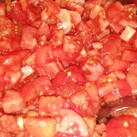 Krok 3 - Krojone pomidory bez skórki z cebulą (na zimę)  foto