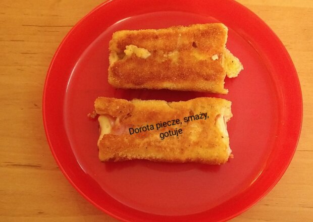 Fotografia przedstawiająca Krokieciki z chleba tostowego