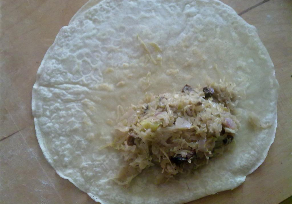 Krokiety z kapustą i grzybami foto