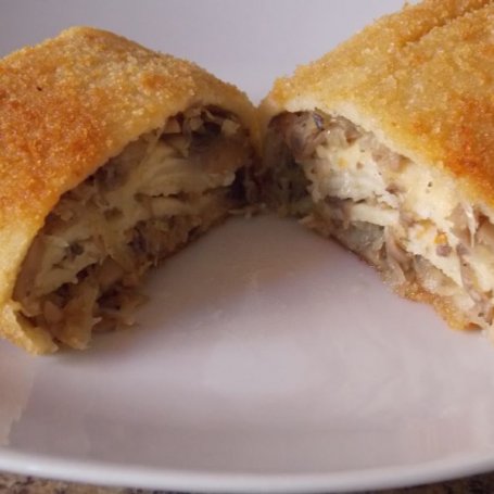 Krok 7 - Krokiety z kapustą i pieczarkami foto