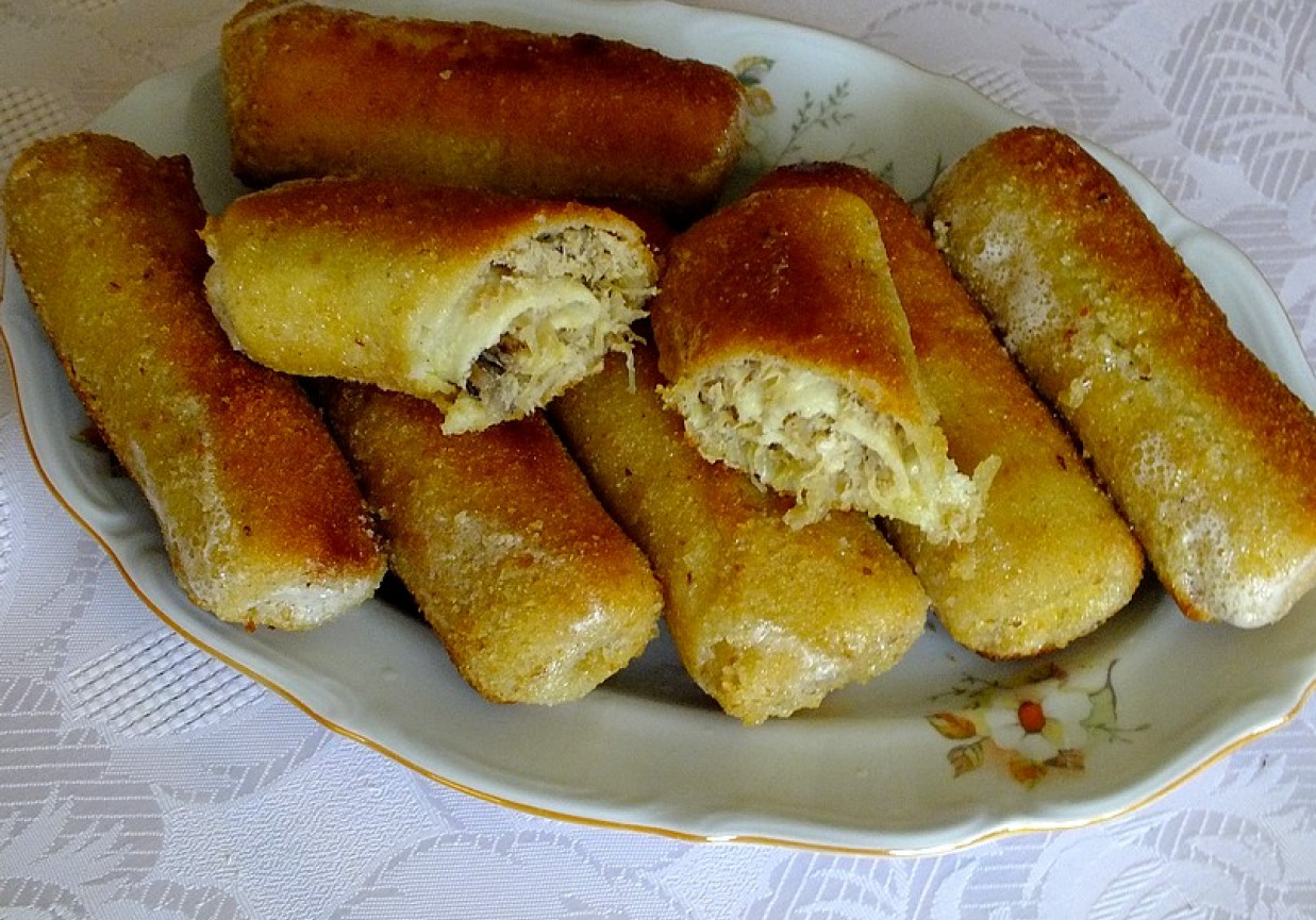 Krokiety z kapustą, mięsem i grzybami foto