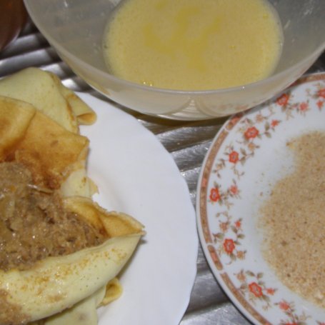 Krok 4 - krokiety z kurkumą i z kapustą z pieczarkami  w nucie garam masala... foto