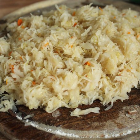 Krok 3 - Krokiety z mąki orkszowej z kapustą, kaszą gryczaną i pieczarkami foto