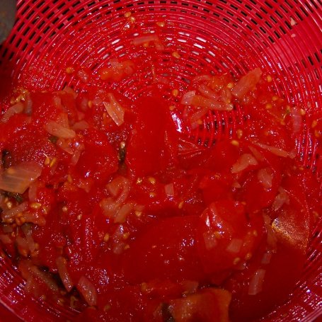Krok 5 - Królik i świeże pomidory, czyli smaczna, letnia zupa :) foto