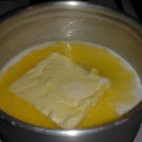 Krok 2 - Krówka na biszkopcie foto