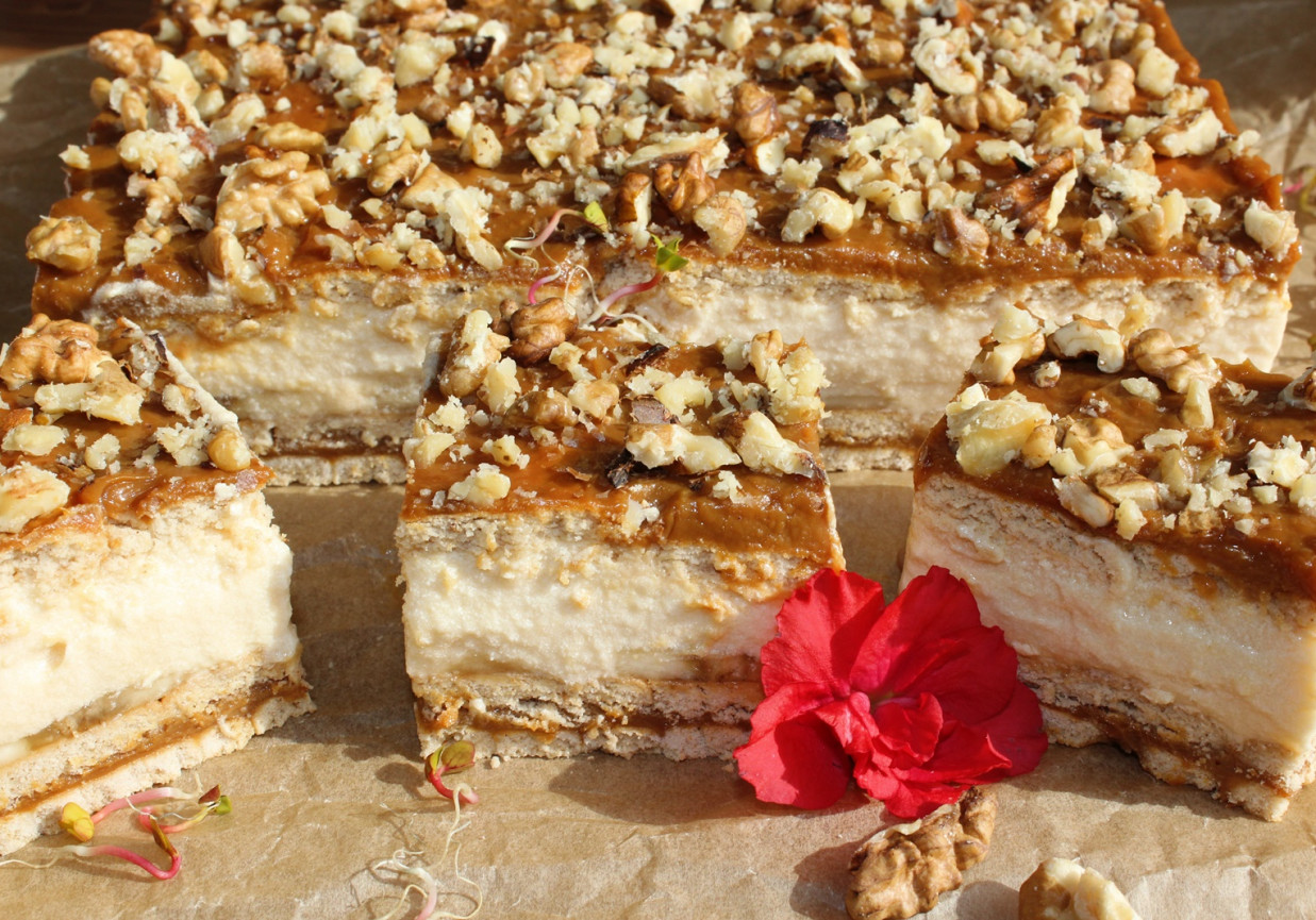 Krówka z bananem bez pieczenia lekko solona foto