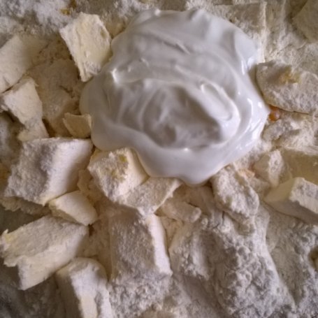 Krok 2 - Krucha szarlotka z bezą foto
