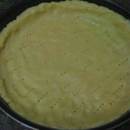Krok 2 - Krucha tarta orzechowa z sosem toffi foto