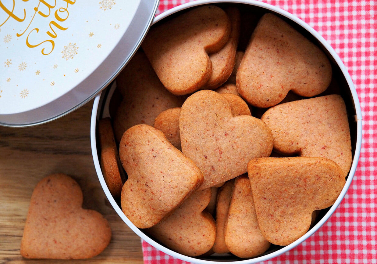 Kruche ciasteczka truskawkowe foto