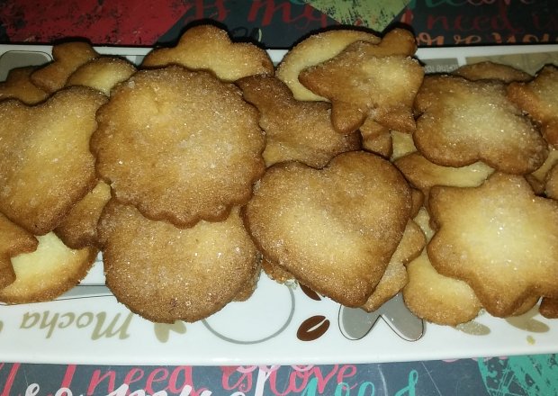 Fotografia przedstawiająca Kruche ciasteczka z cukrem