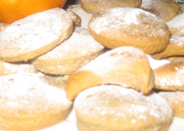 Fotografia przedstawiająca Kruche ciasteczka z cynamonem