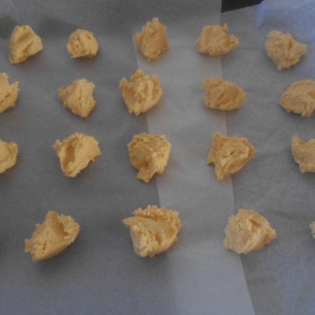 Krok 5 - Kruche ciasteczka z gotowanymi żółtkami foto