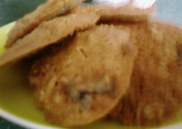 Fotografia przedstawiająca Kruche ciasteczka z płatkami owsianymi.
