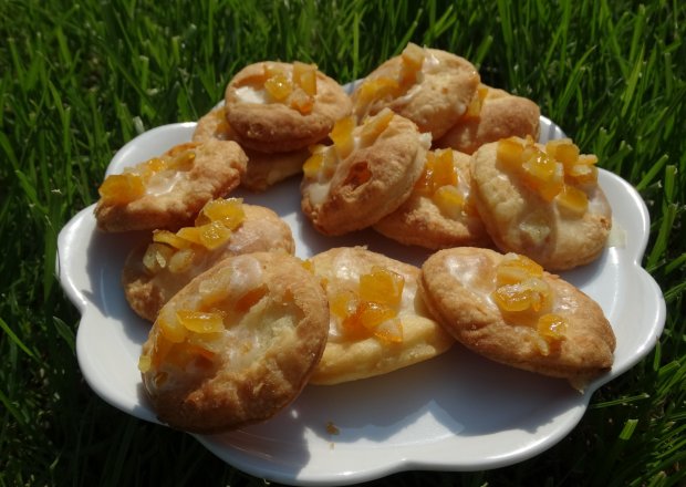 Fotografia przedstawiająca Kruche ciasteczka z pomarańczą
