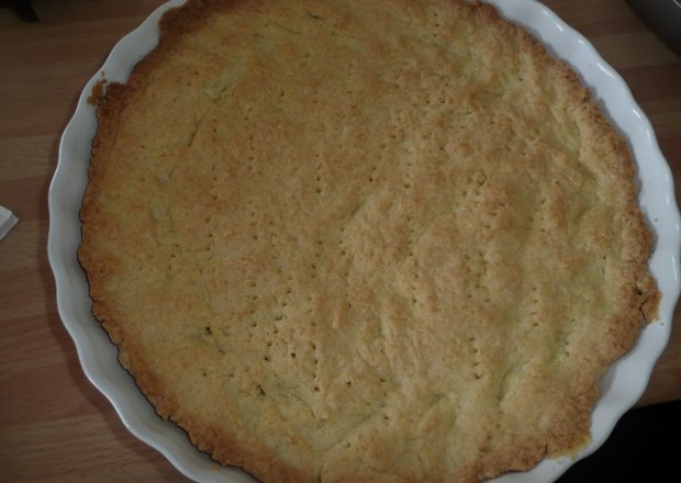 Fotografia przedstawiająca kruche ciasto do tarty