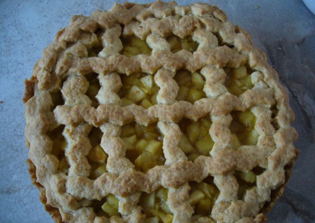 Fotografia przedstawiająca Kruche ciasto jabłkowo gruszkowe
