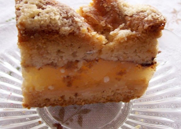 Fotografia przedstawiająca Kruche ciasto z jabłkami