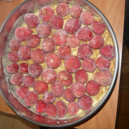 Krok 3 - Kruche ciasto z truskawkami foto