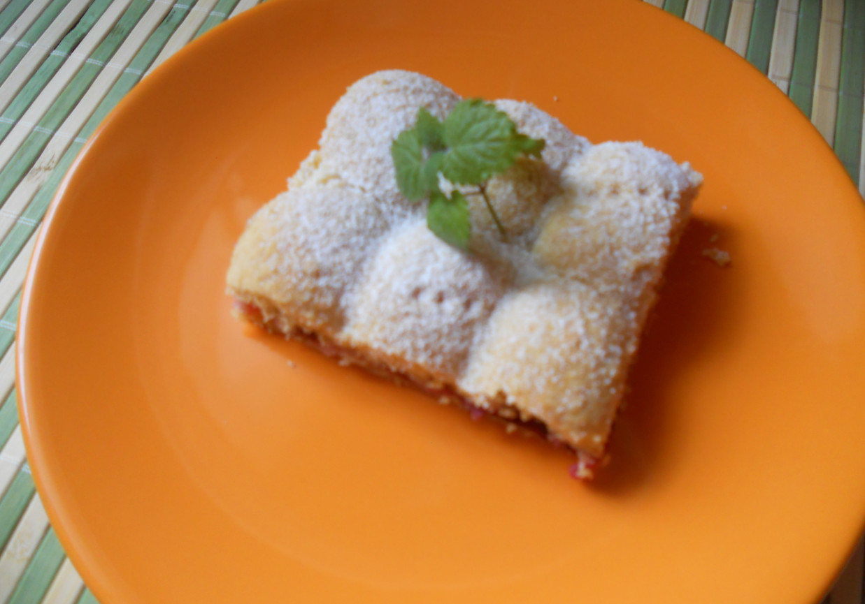 Kruche ciasto ze śliwkami foto