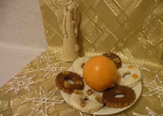 Fotografia przedstawiająca Kruche, świąteczne ciasteczka