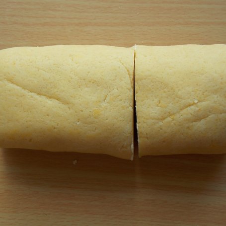 Krok 1 - Kruche z rabarbarem i budyniową pianką foto