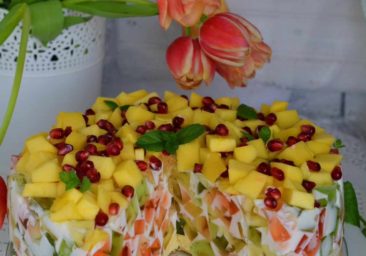 Kryształowy torcik z mango i granatem foto