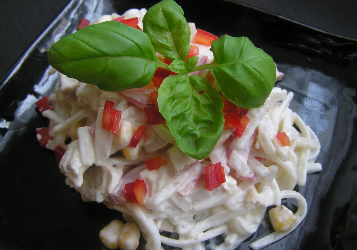 Krzysia sałatka z makaronem ryżowym foto