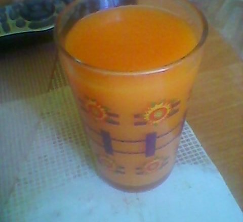 Fotografia przedstawiająca kubuś marchewkowo pomarańczowy