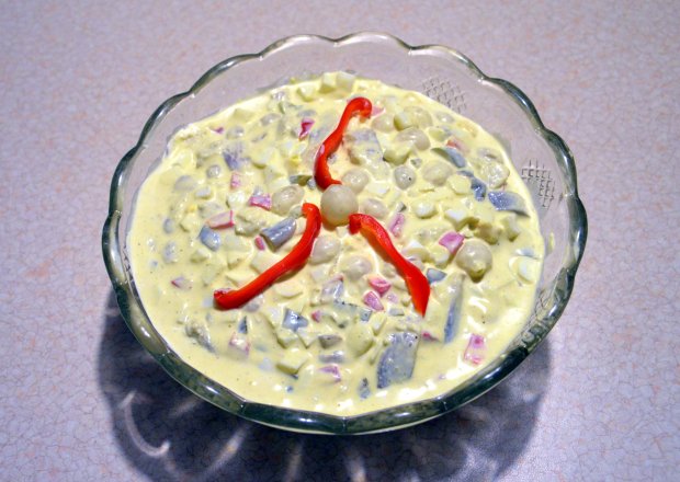 Fotografia przedstawiająca Kuchenne wariacje Rafałusia 1* czyli sałatka z matiasów i cebulek