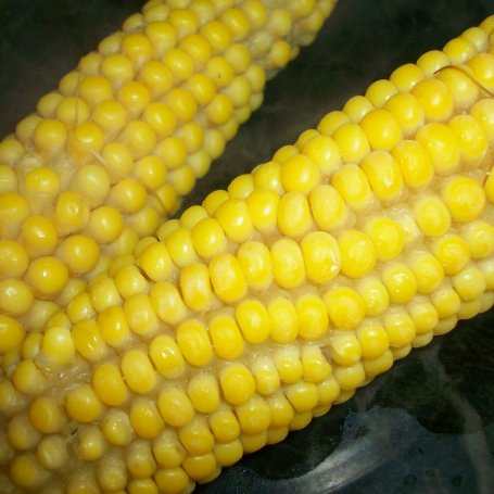 Krok 3 - kukurydza gotowana z masełkiem foto