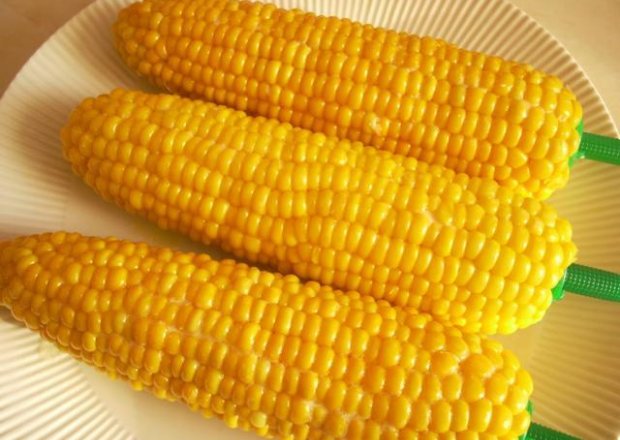 Fotografia przedstawiająca Kukurydza kolby - gotowana