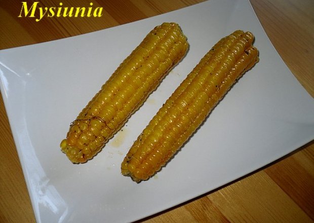 Fotografia przedstawiająca Kukurydza na maśle smażona
