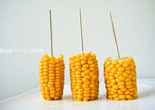 Fotografia przedstawiająca Kukurydza z masełkiem