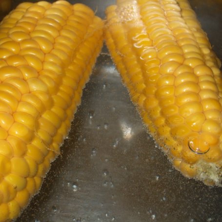 Krok 1 - kukurydza z masłem i dodatkiem czosnku foto