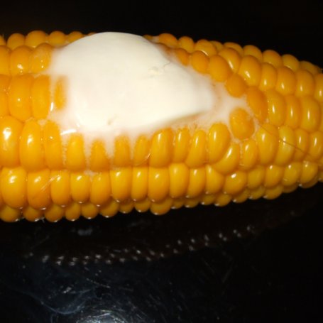 Krok 2 - kukurydza z masłem i dodatkiem czosnku foto