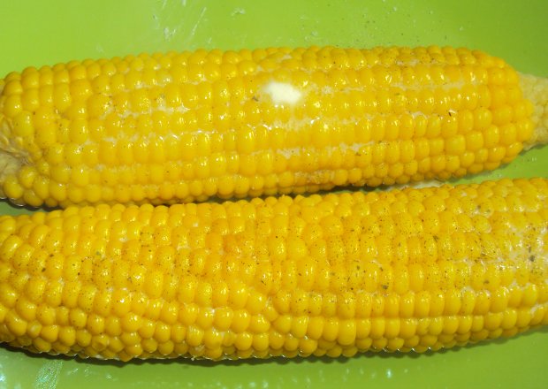 Fotografia przedstawiająca Kukurydza z masłem
