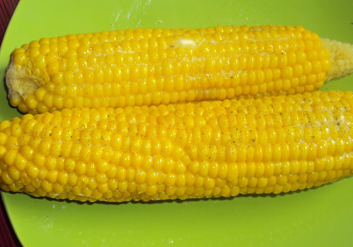 Kukurydza z masłem foto