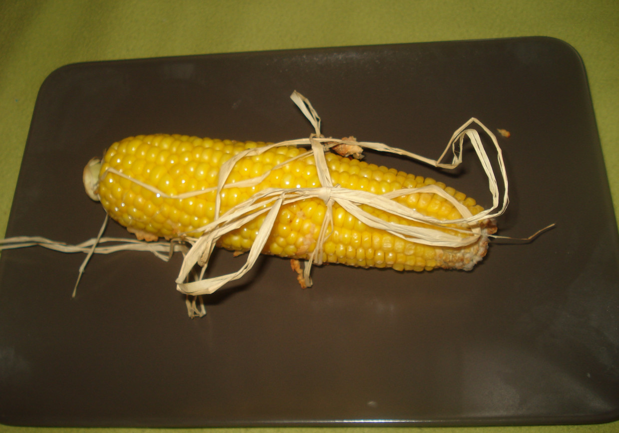 Kukurydza z piekarnika -z masłem i czosnkiem foto