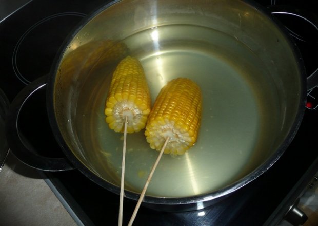 Fotografia przedstawiająca kukurydza zapiekana