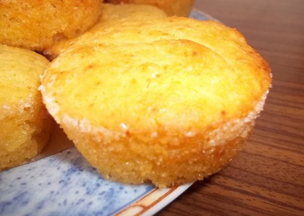 Fotografia przedstawiająca Kukurydziane muffinki z ricottą