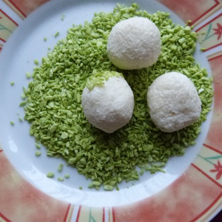 Krok 5 - Kuleczki kokosowe foto