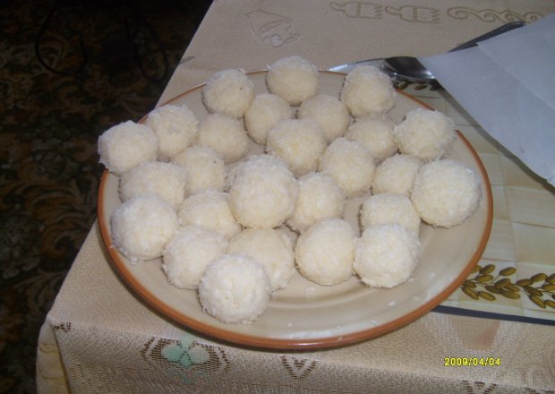 Fotografia przedstawiająca Kuleczki kokosowe