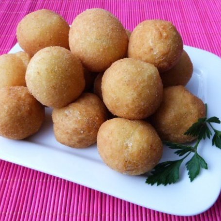 Krok 5 - Kuleczki ziemniaczane z pieczarkami foto